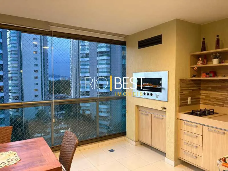Furnished 3-bedroom apartment with a glass-enclosed balcony — photo 6