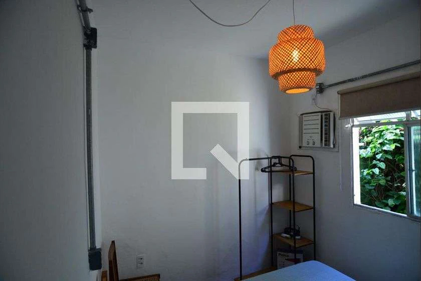 Furnished 1-bedroom apartment with compact kitchenette — photo 14