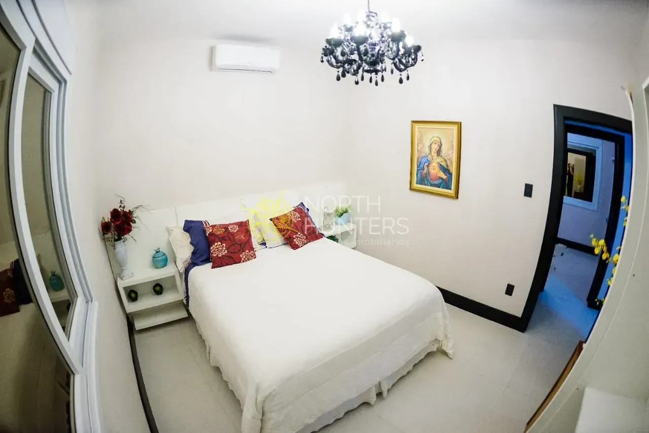 Casa con 5 dormitorios y cocina de concepto abierto — photo 80