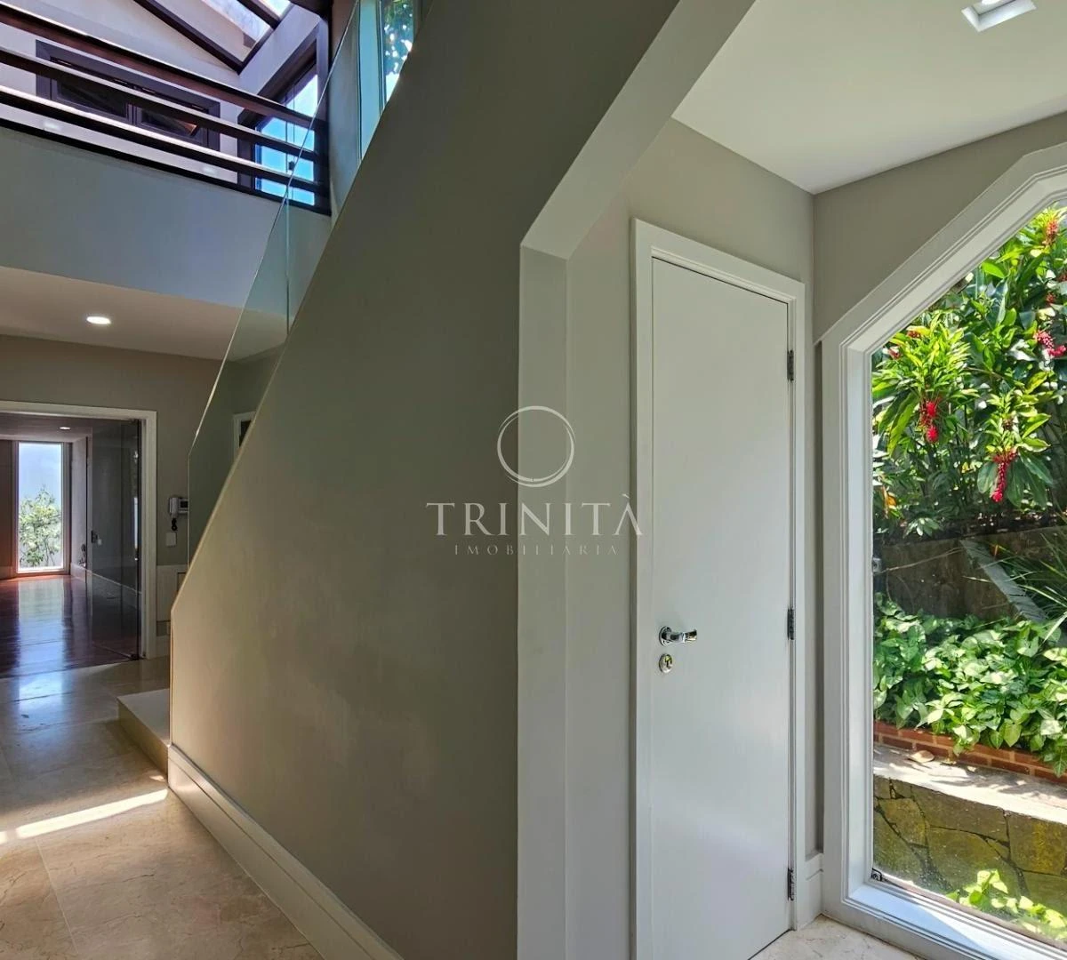 5-bedroom house with a bathtub in Rio de Janeiro — photo 46