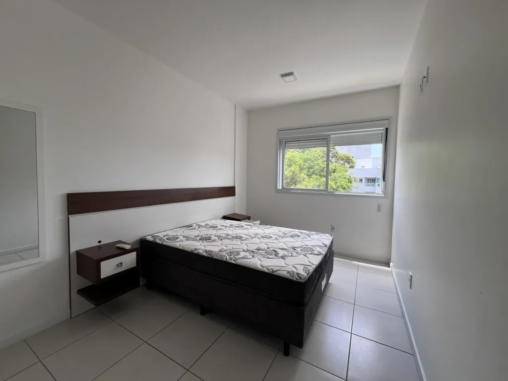 One-bedroom apartment in a building with a pool — photo 3