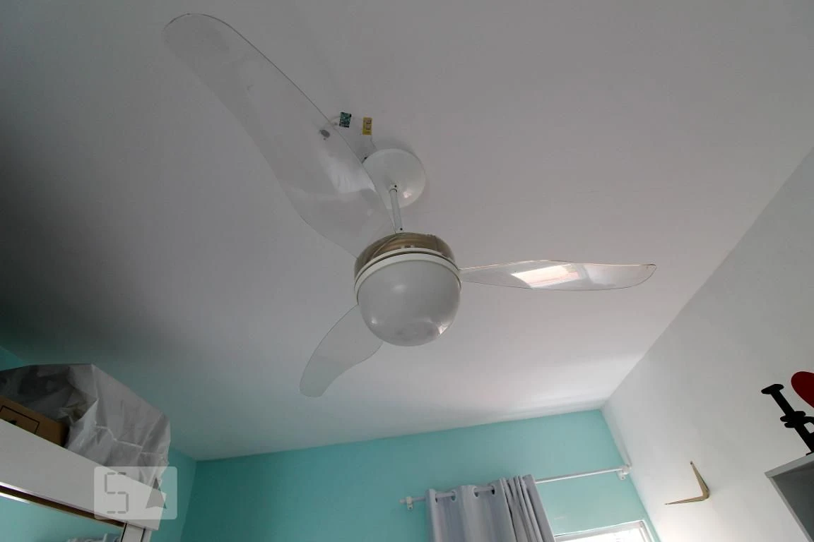 Furnished 2-bedroom apartment with balcony and laundry area — photo 35