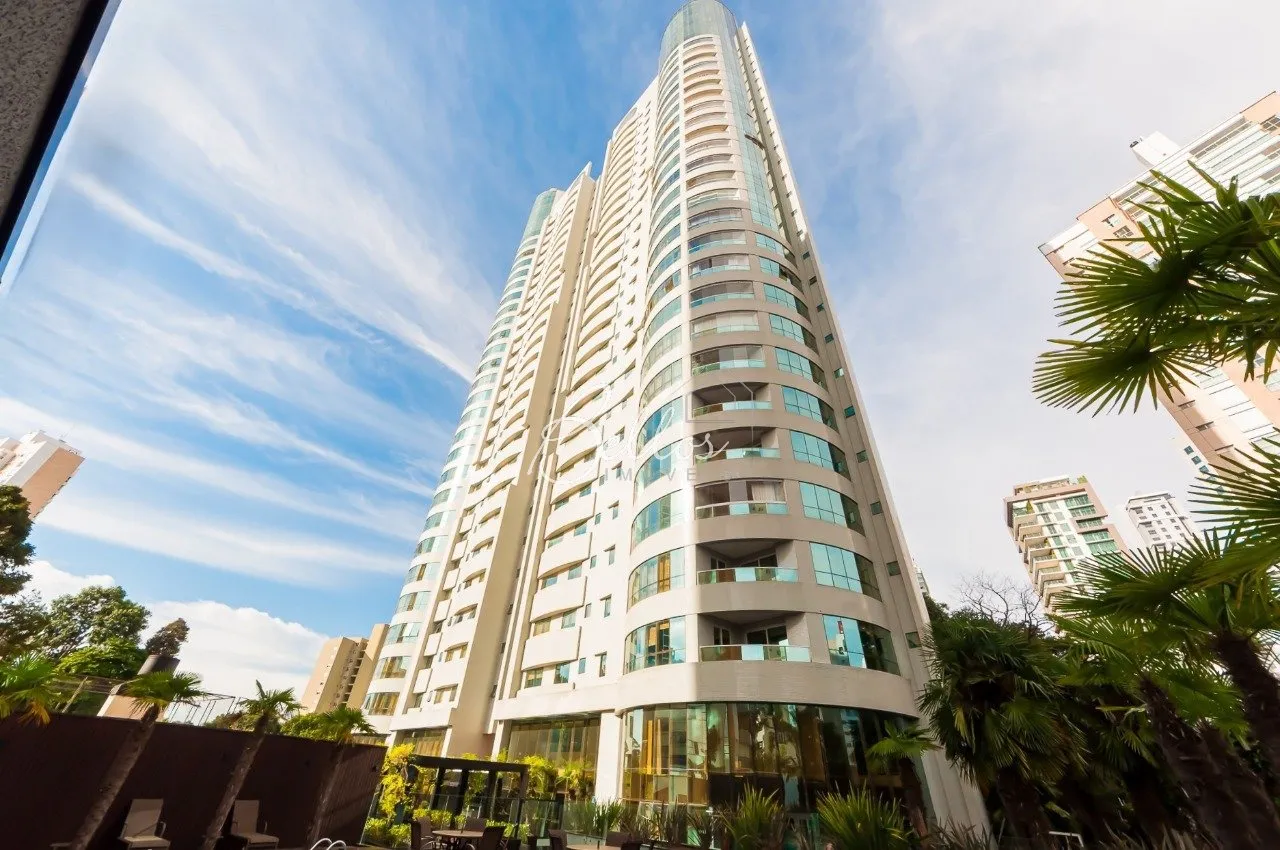 4-bedroom apartment with 331 m² and 2 parking spots