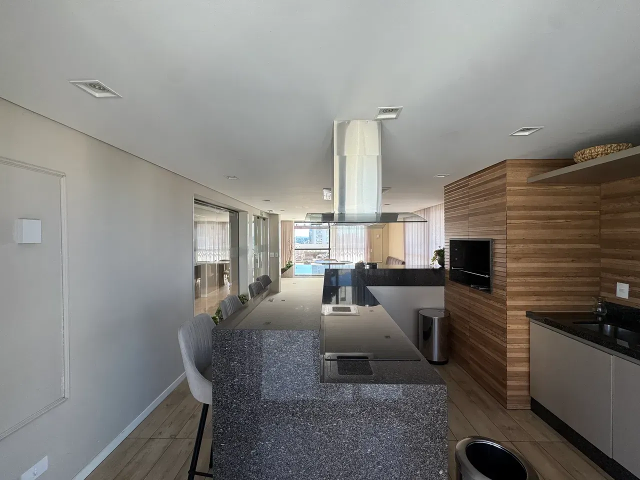 Apartamento mobiliado de 1 quarto com 1 vaga e terraço — photo 3