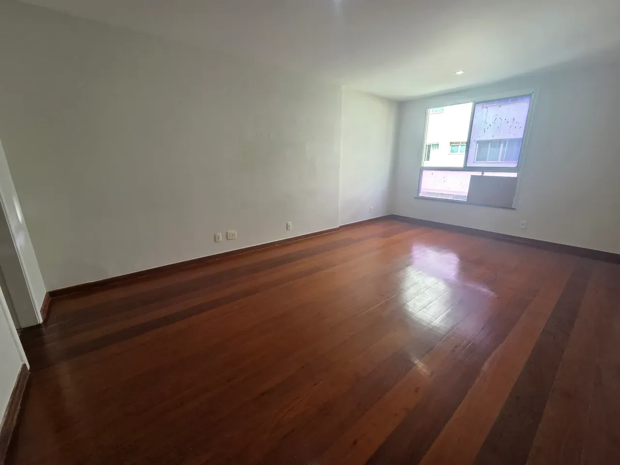 5-bedroom apartment in a building with a sauna — photo 19