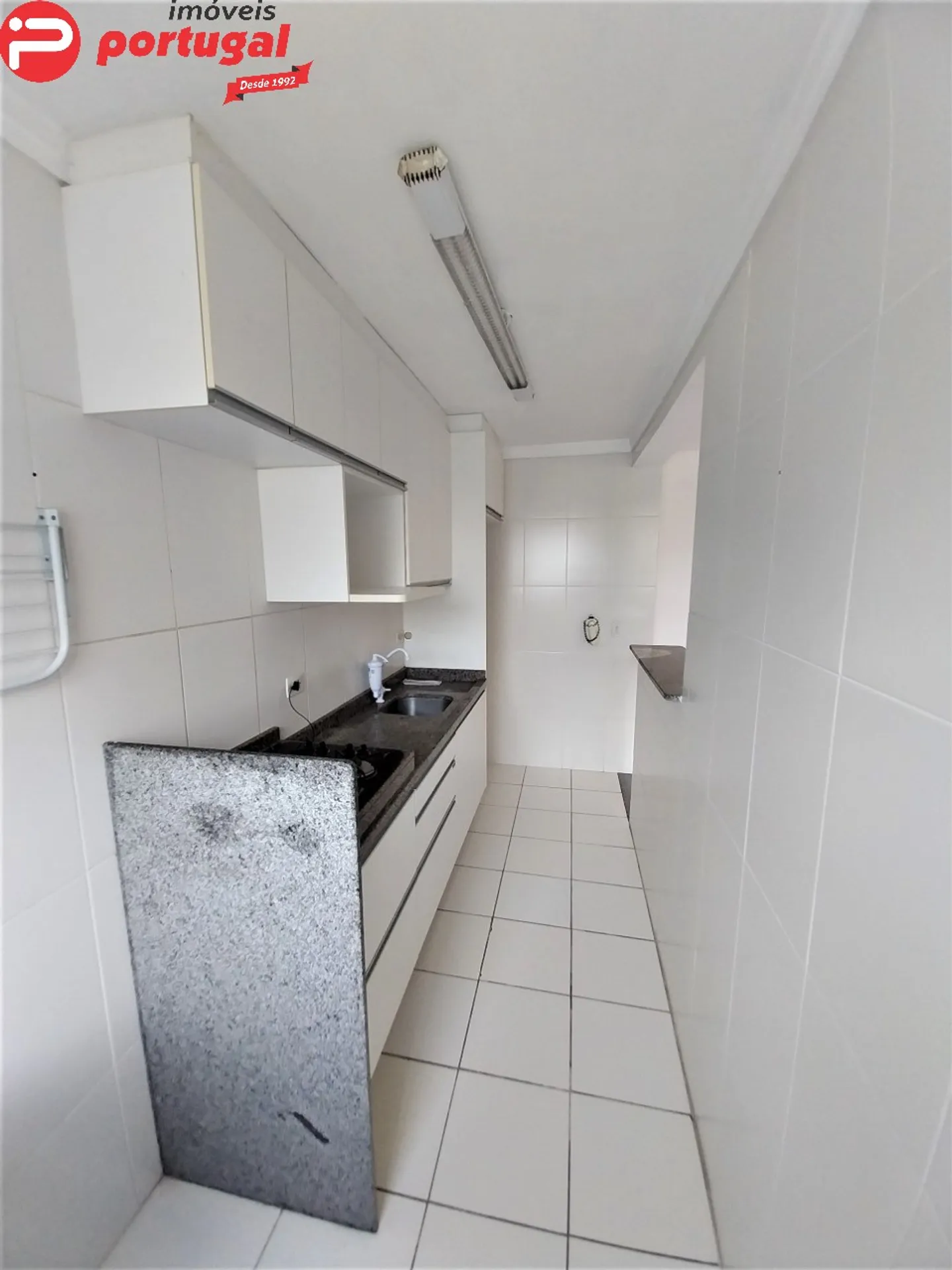 Apartamento com piso de madeira ou laminado, Portão — photo 8