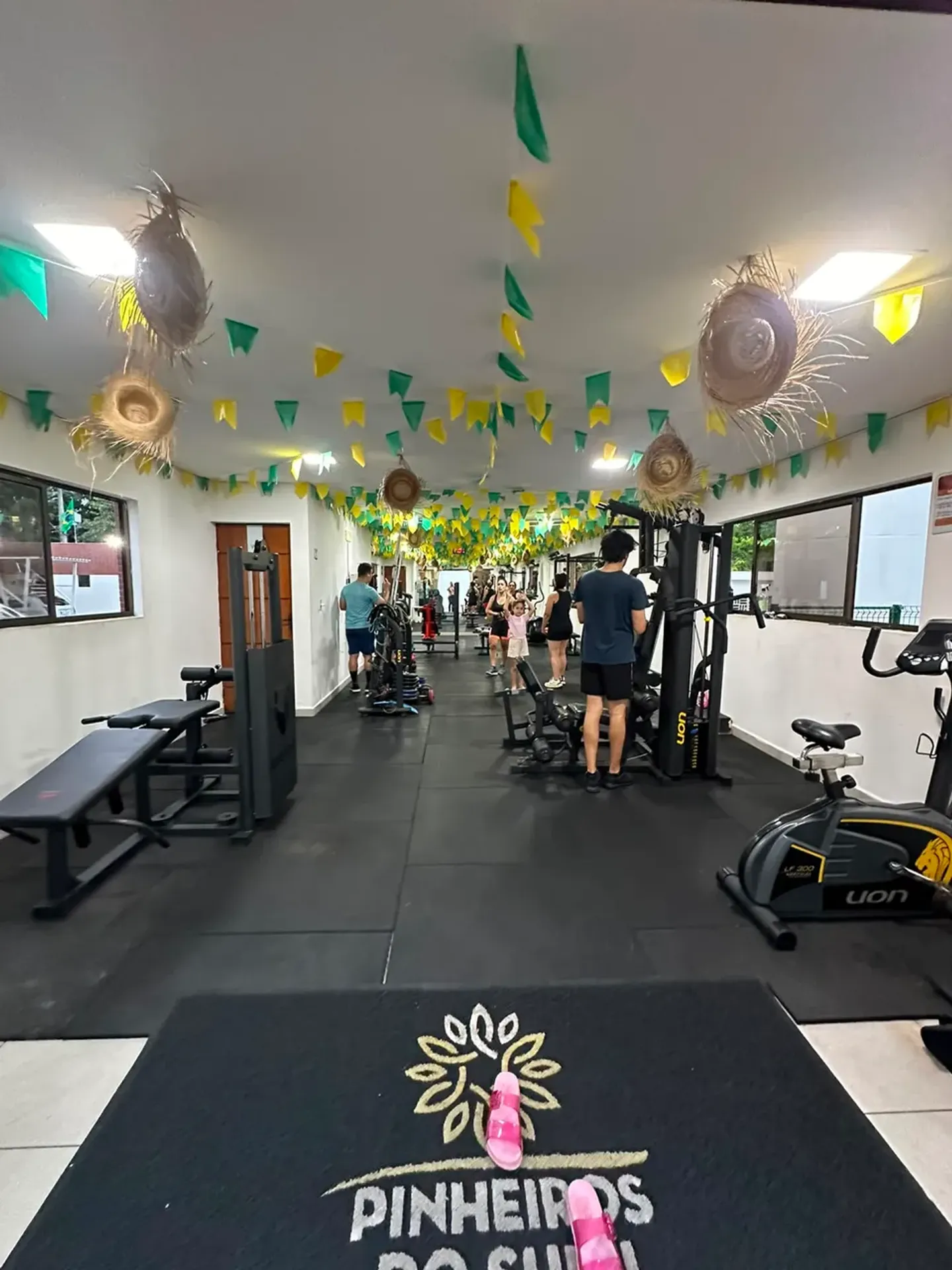 Apartamento de 2 quartos em condomínio com academia — photo 11