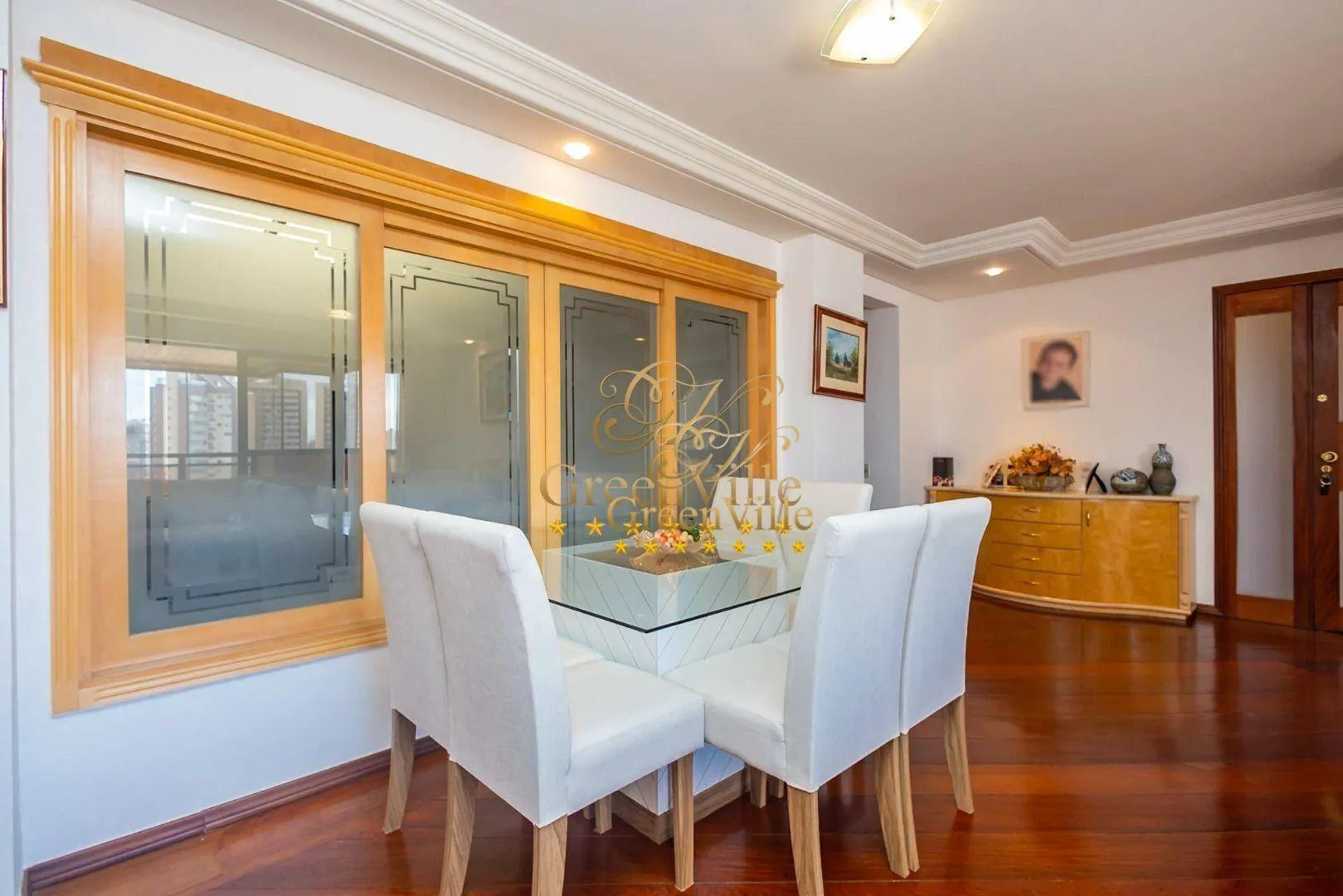 264 m² apartment with 4 bedrooms and 2 suites — photo 13