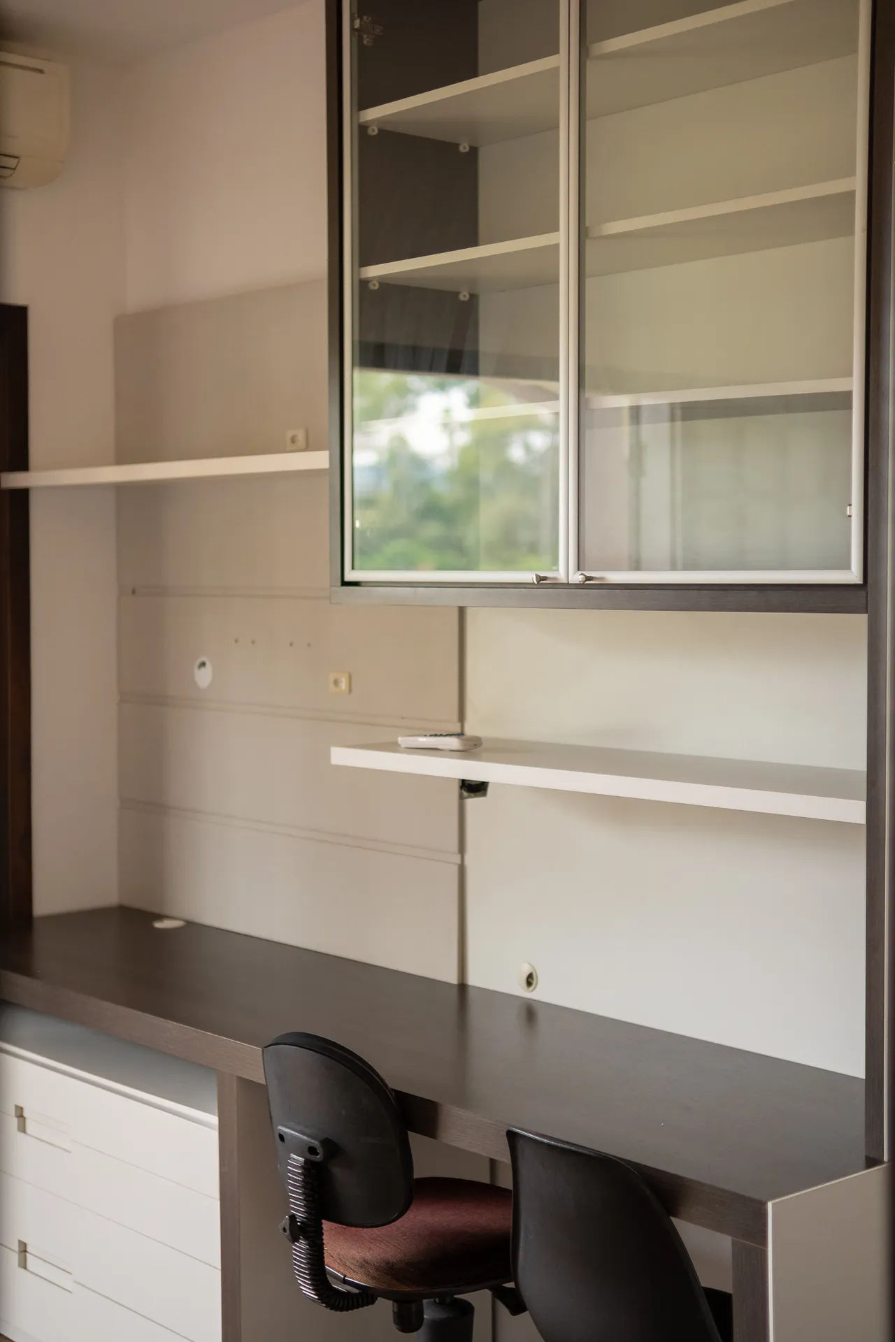 18 m² studio with a mountain view and a home office — photo 20