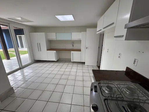 Casa con 5 dormitorios y 3 suites, cocina cerrada a gas — photo 5