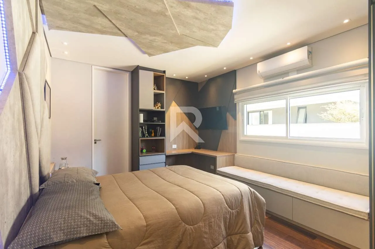 House with open-plan kitchen and 400 m², 4 bedrooms — photo 32