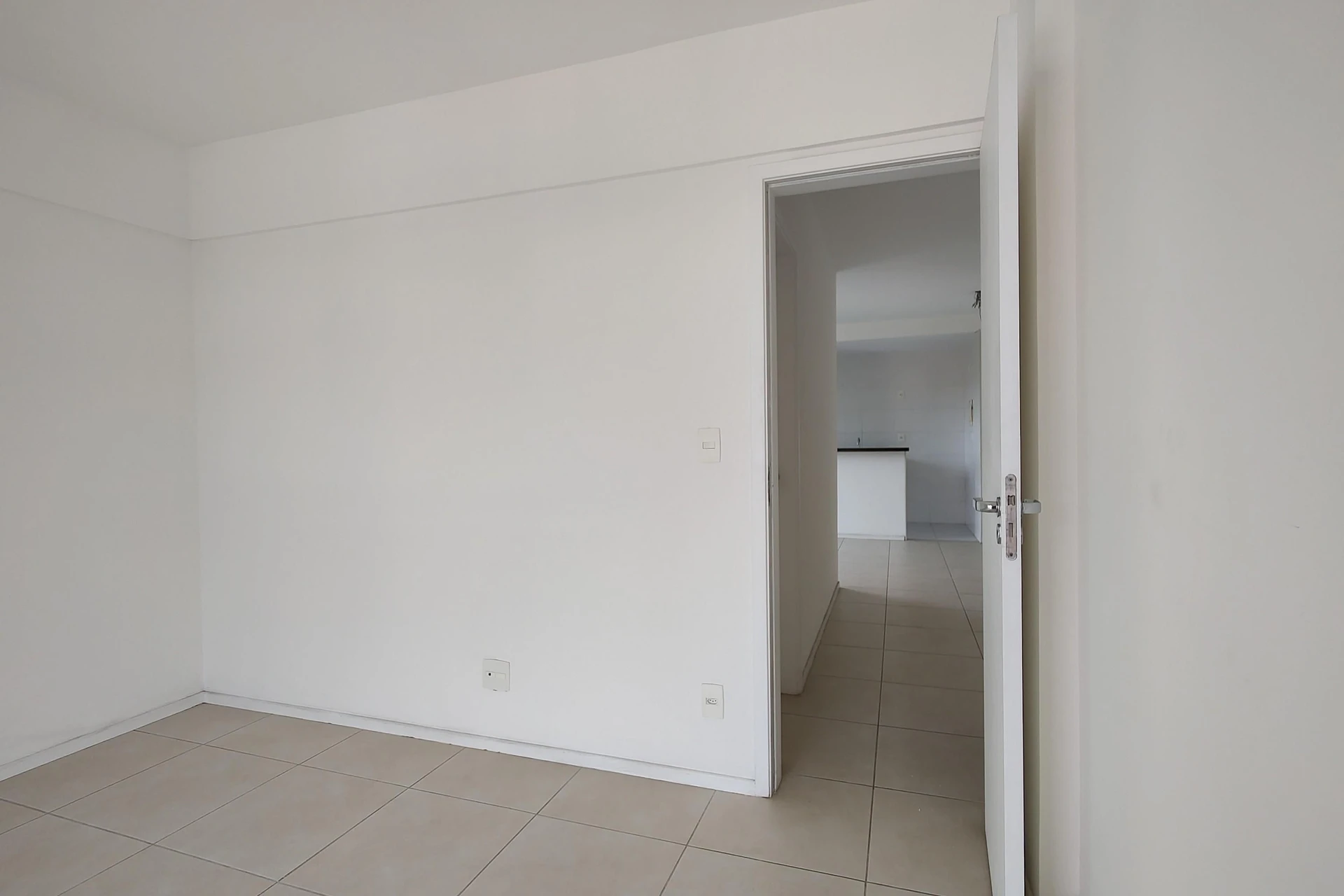 Unfurnished apartment with an open-plan kitchen and balcony — photo 29