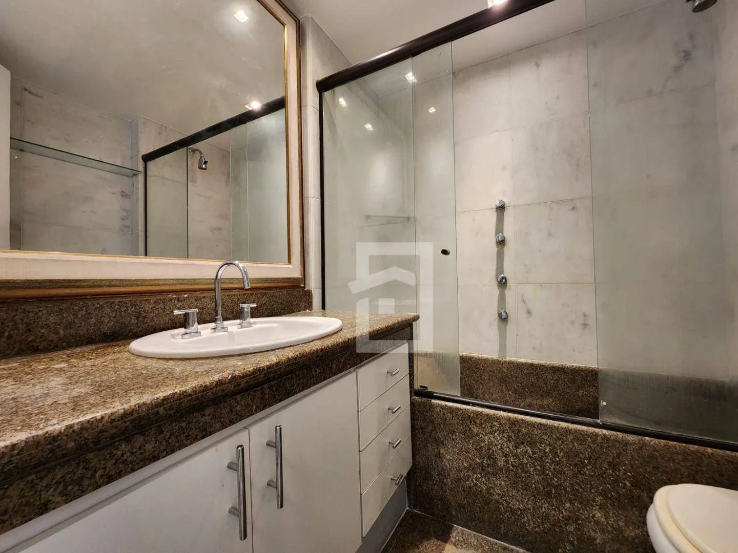 4-bedroom apartment with enclosed balcony and private garden — photo 56