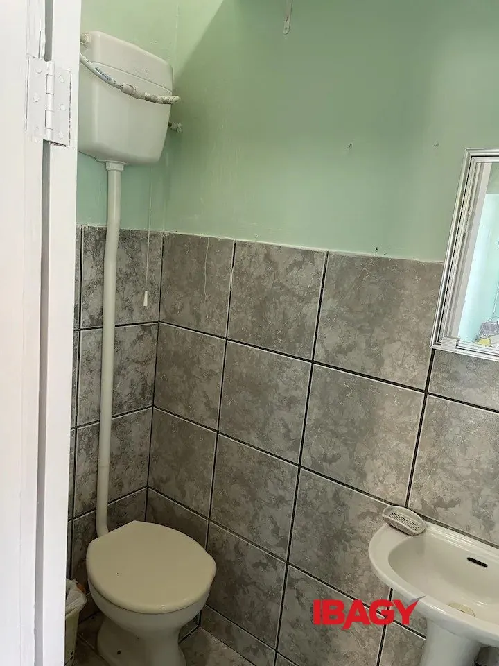 3-bedroom house with a water view in Florianópolis — photo 55