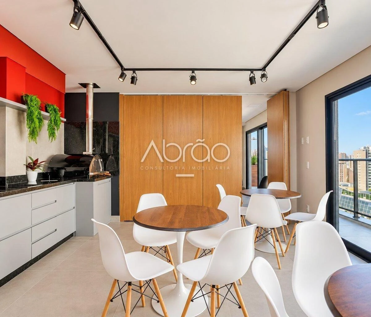 Studio mobiliado, 28 m², com janelas do piso ao teto — photo 4