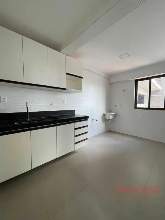 Квартира с 2 спальнями, сьютом и 2 парковками, 65 м² — photo 25