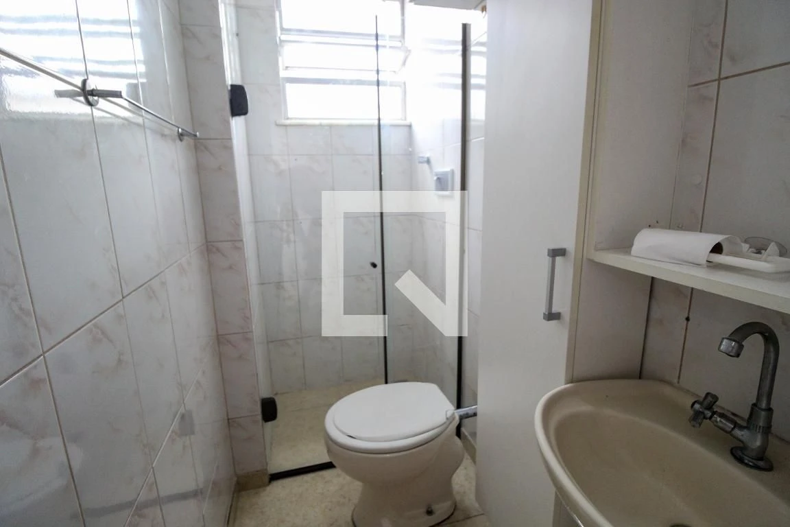 Unfurnished 1-bedroom apartment with a private BBQ area — photo 13