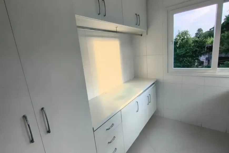 Furnished apartment with 5 bedrooms and 3 bathrooms — photo 10