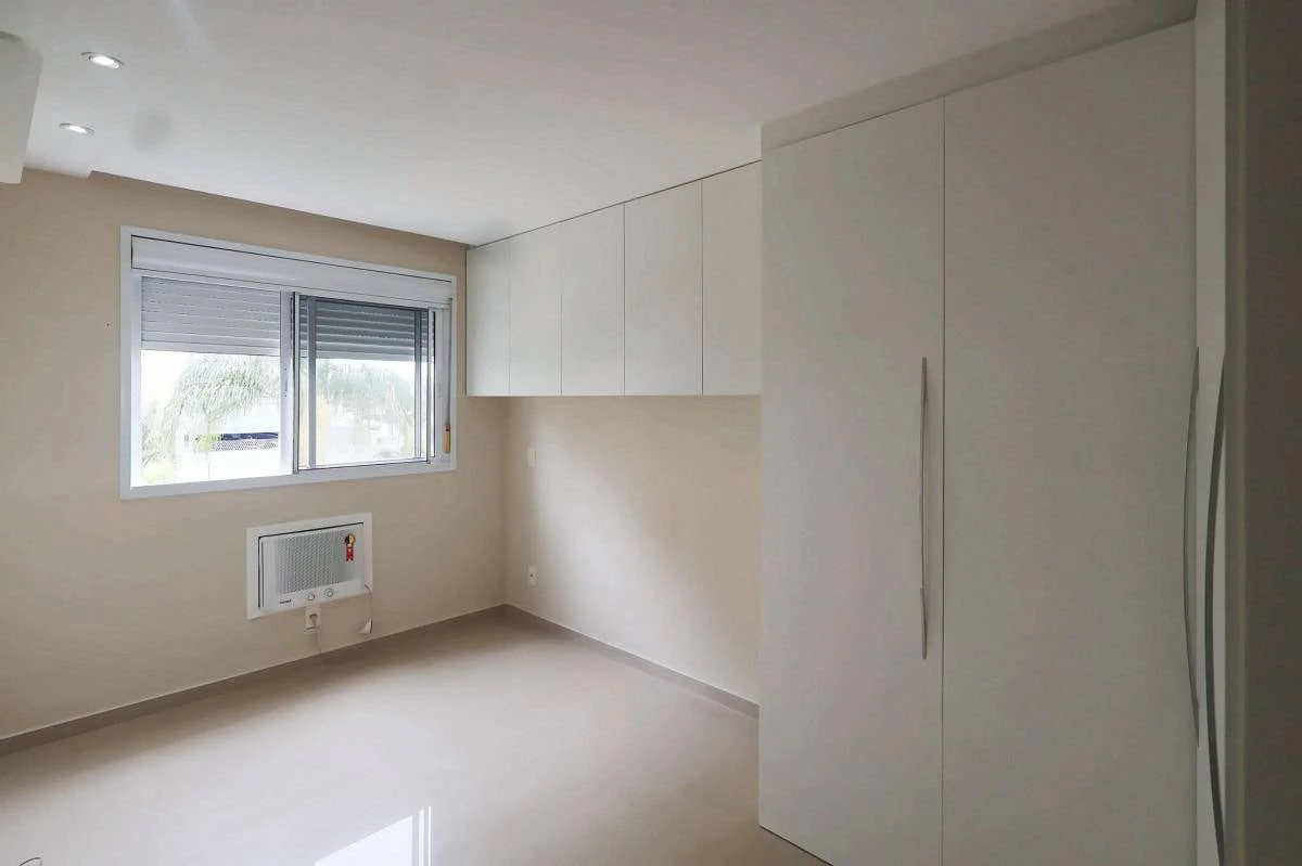 Furnished apartment, 79 m², with floor-to-ceiling windows — photo 5