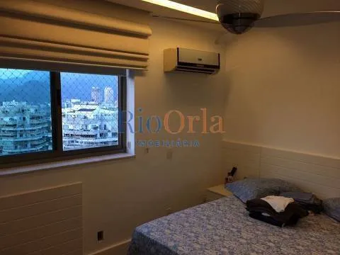 Furnished apartment with 4 bedrooms and enclosed balcony — photo 20
