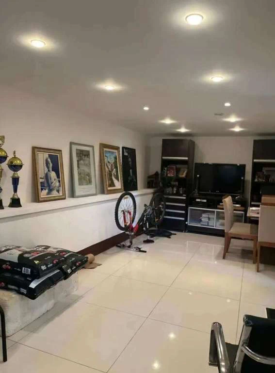 Casa com 7 quartos e 700 m², 2 vagas e varanda — photo 5