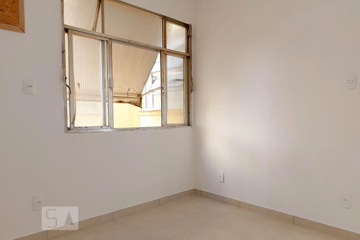 2-bedroom apartment in a building with an indoor pool — photo 8
