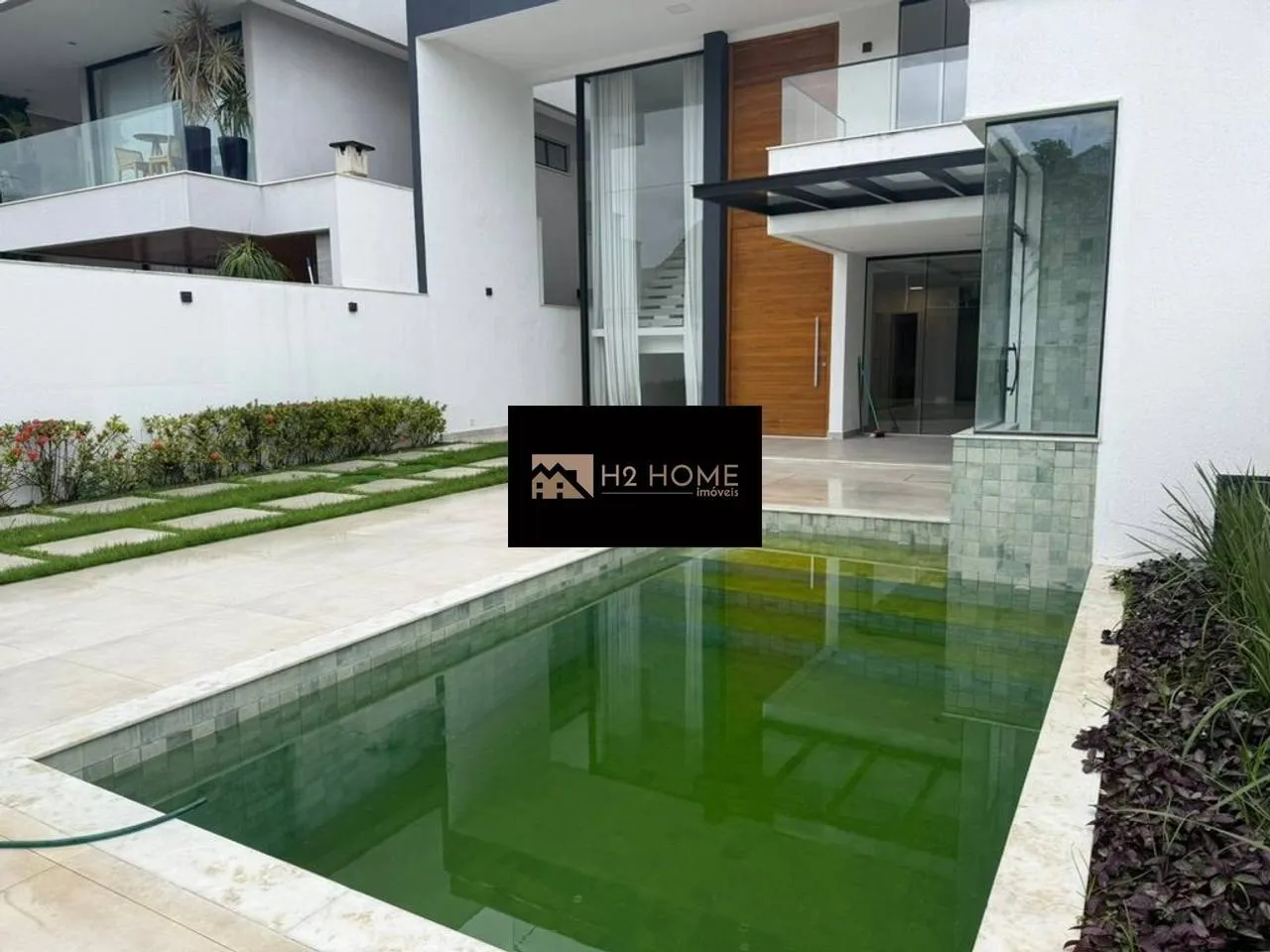 Garden in a 4-bedroom house, 290 m² — photo 25