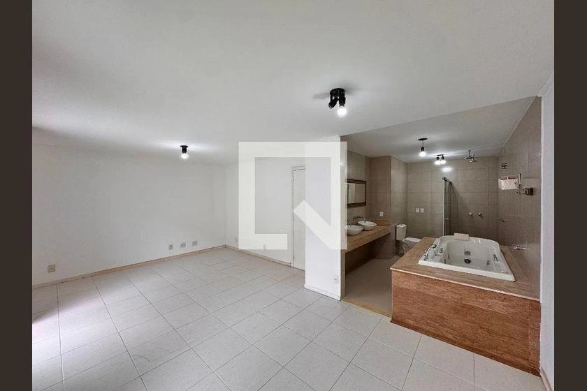 226 m² apartment with 4 bedrooms and a balcony grill — photo 4