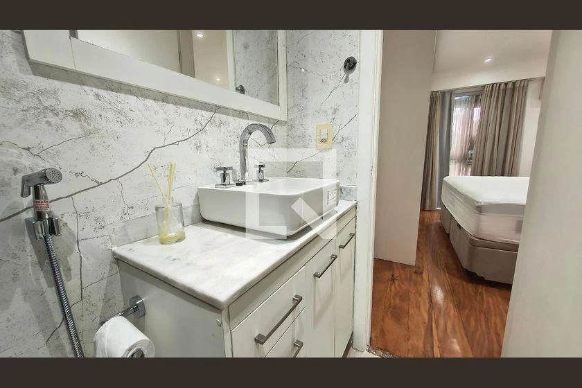 Washing machine in a 4-bedroom apartment, 205 m² — photo 24
