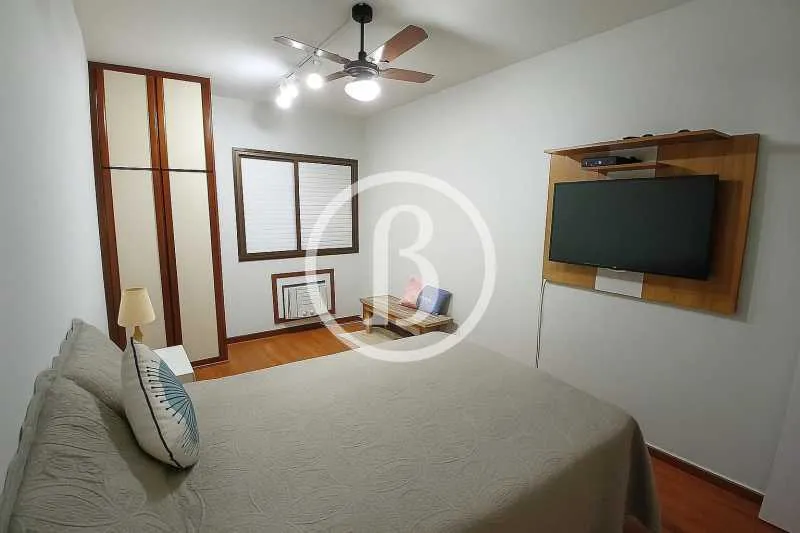 59 m² apartment with a jacuzzi and a water view — photo 8