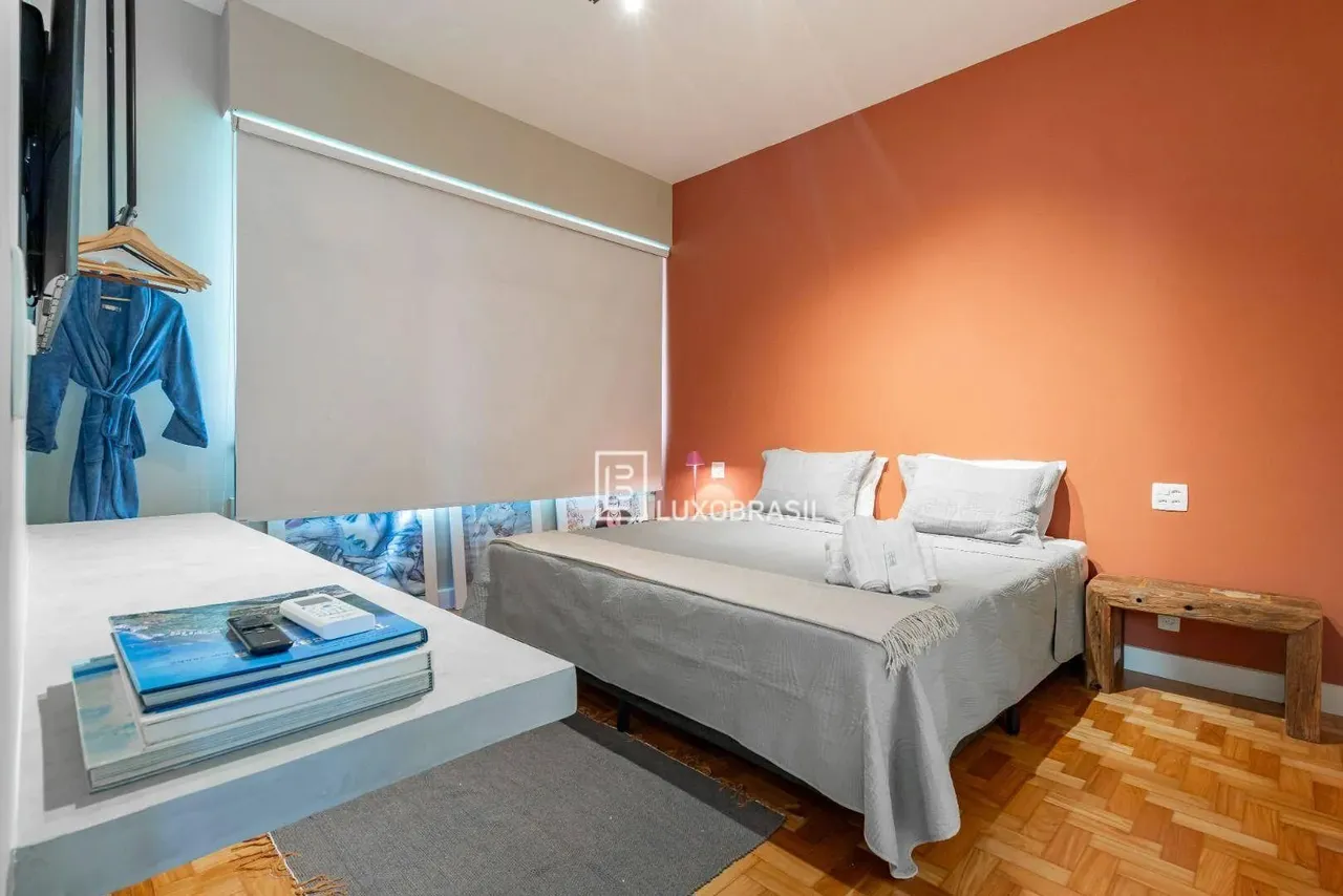 Furnished apartment with 2 bedrooms and 2 bathrooms and a terrace — photo 12