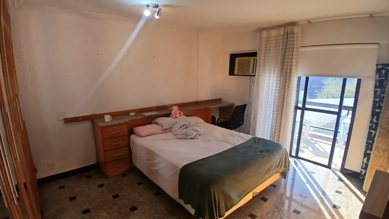 3-bedroom apartment with a bathtub in Rio de Janeiro — photo 38
