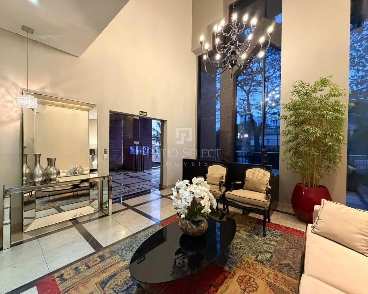 Furnished apartment with 4 en-suite bedrooms and 440 m²