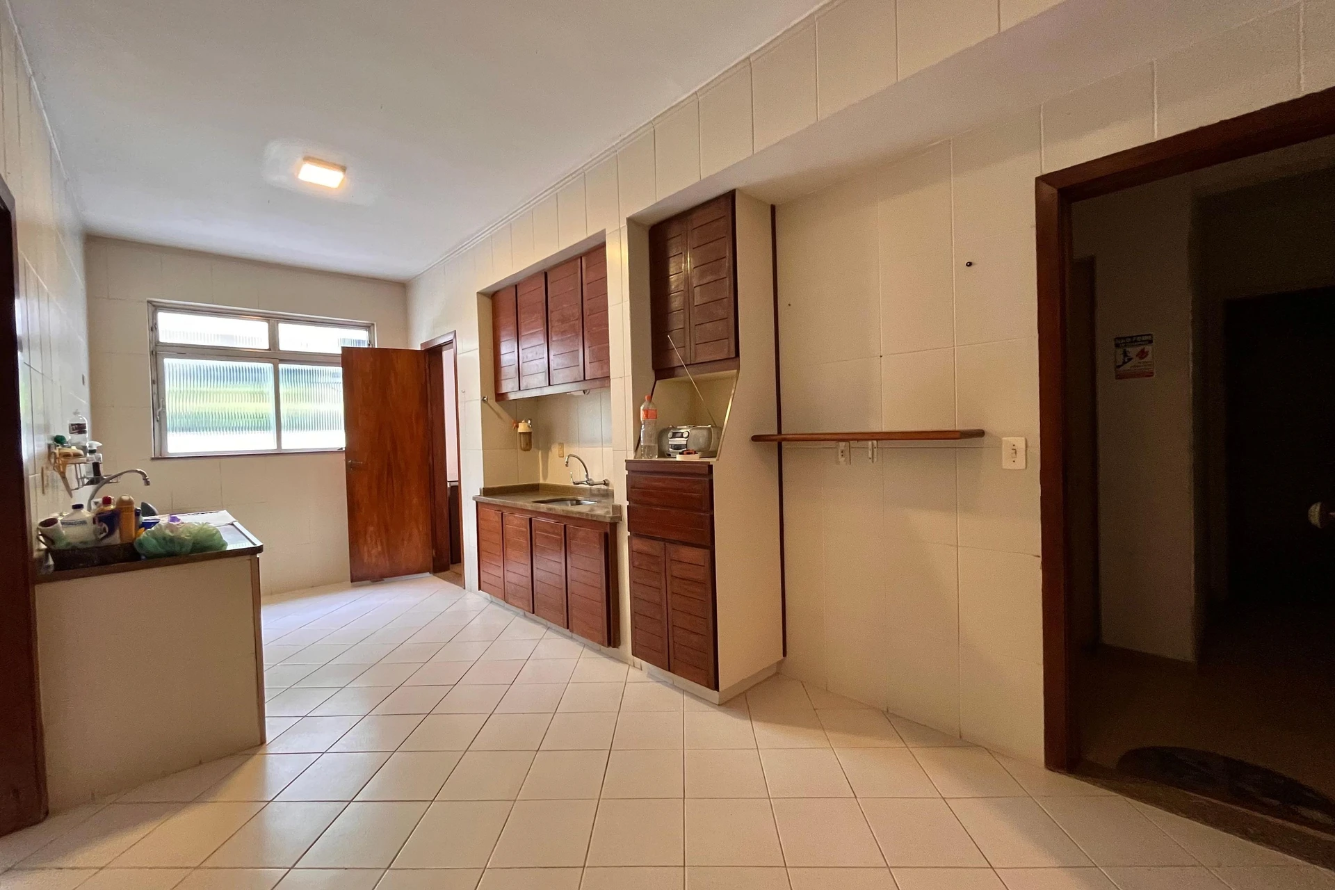 3-bedroom apartment with a water view — photo 2