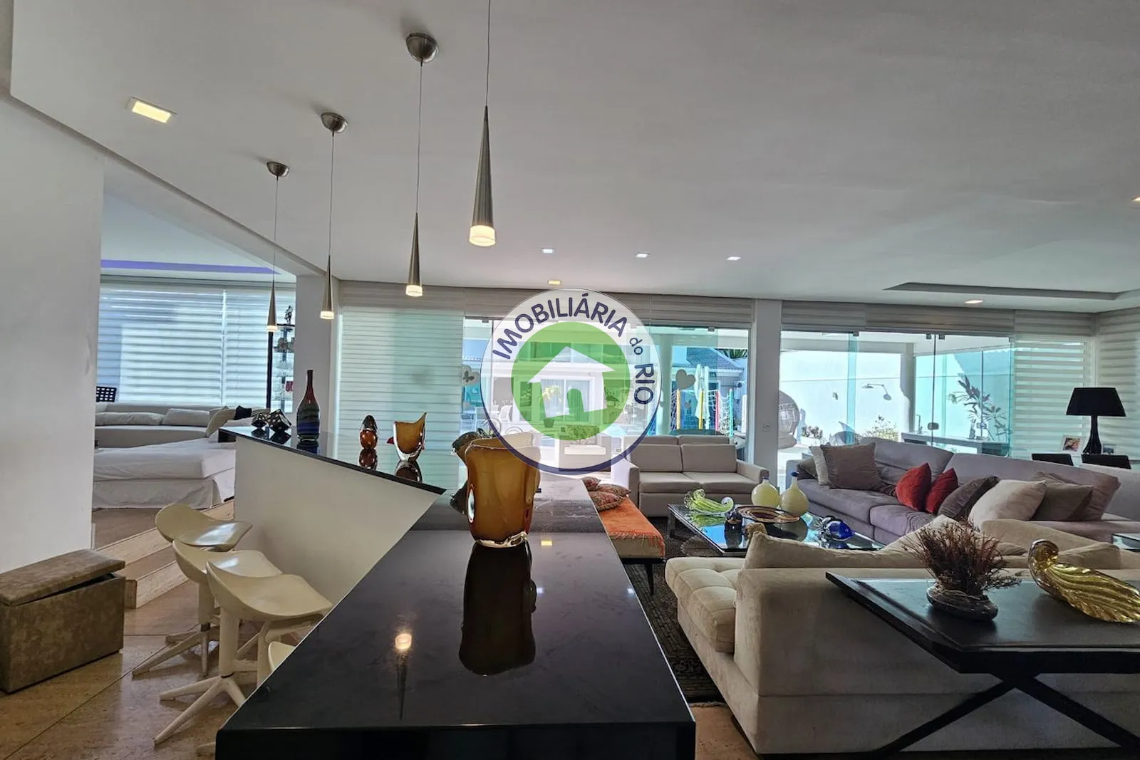 Casa com 5 quartos e 5 banheiros, cozinha fechada — photo 27