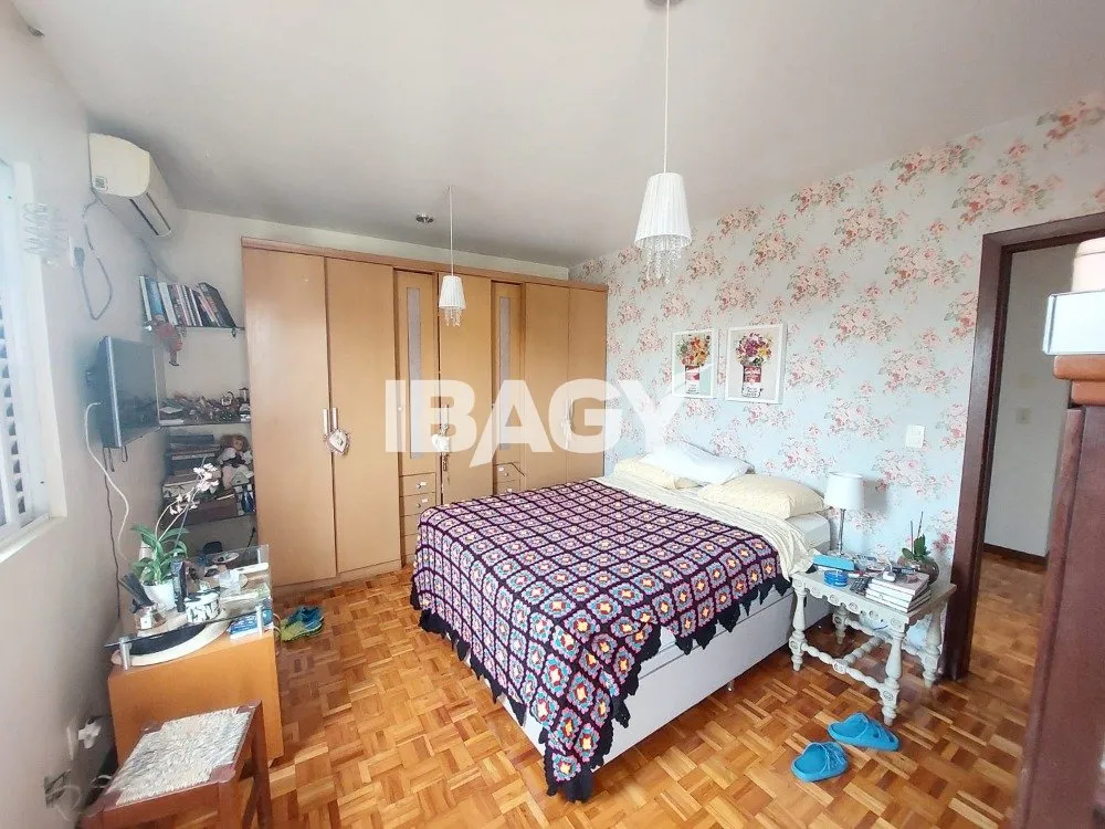 Furnished house with 5 bedrooms and 4 parking spots — photo 24