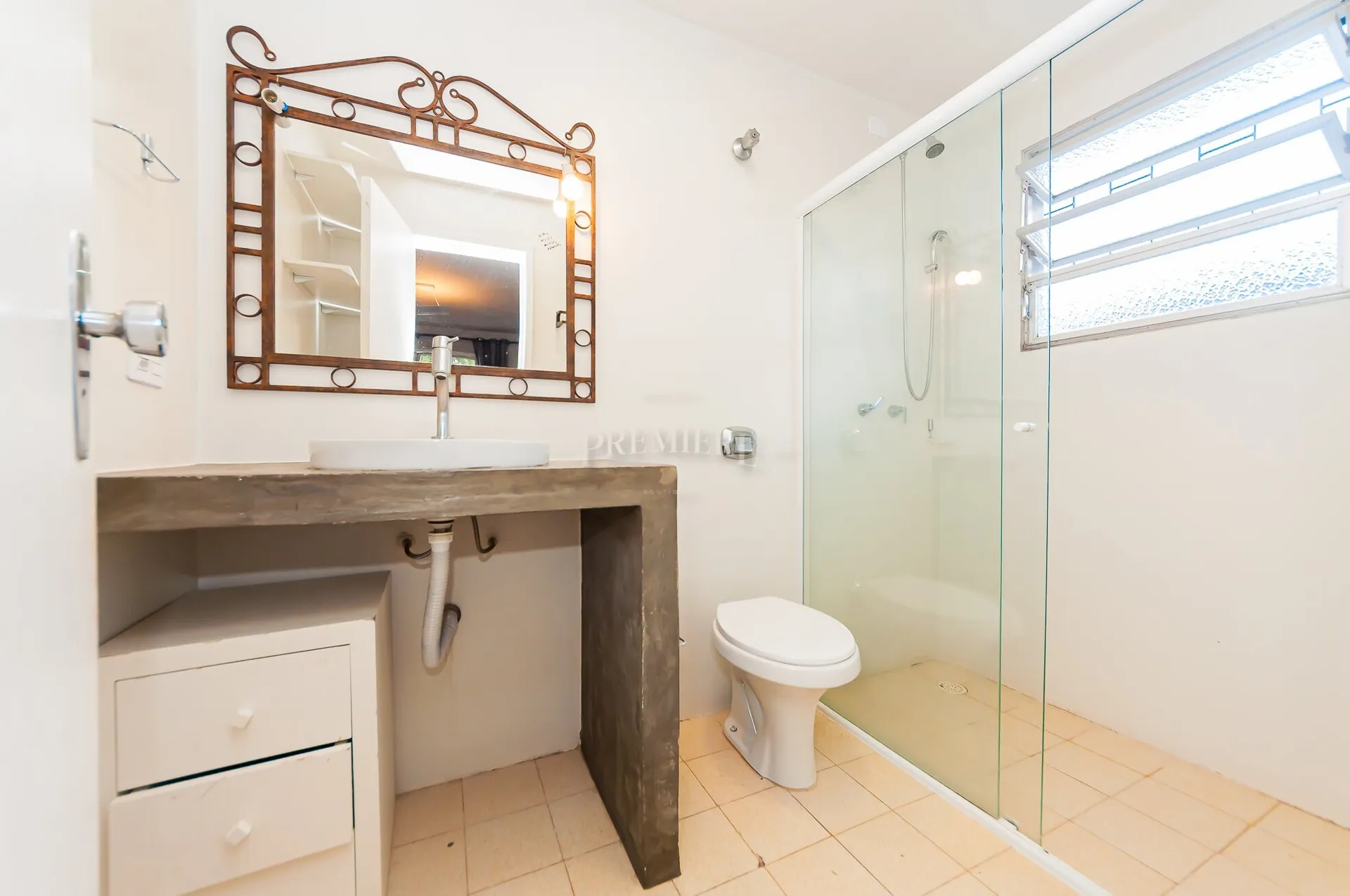 230 m² unfurnished apartment with 4 bedrooms and private garden — photo 23