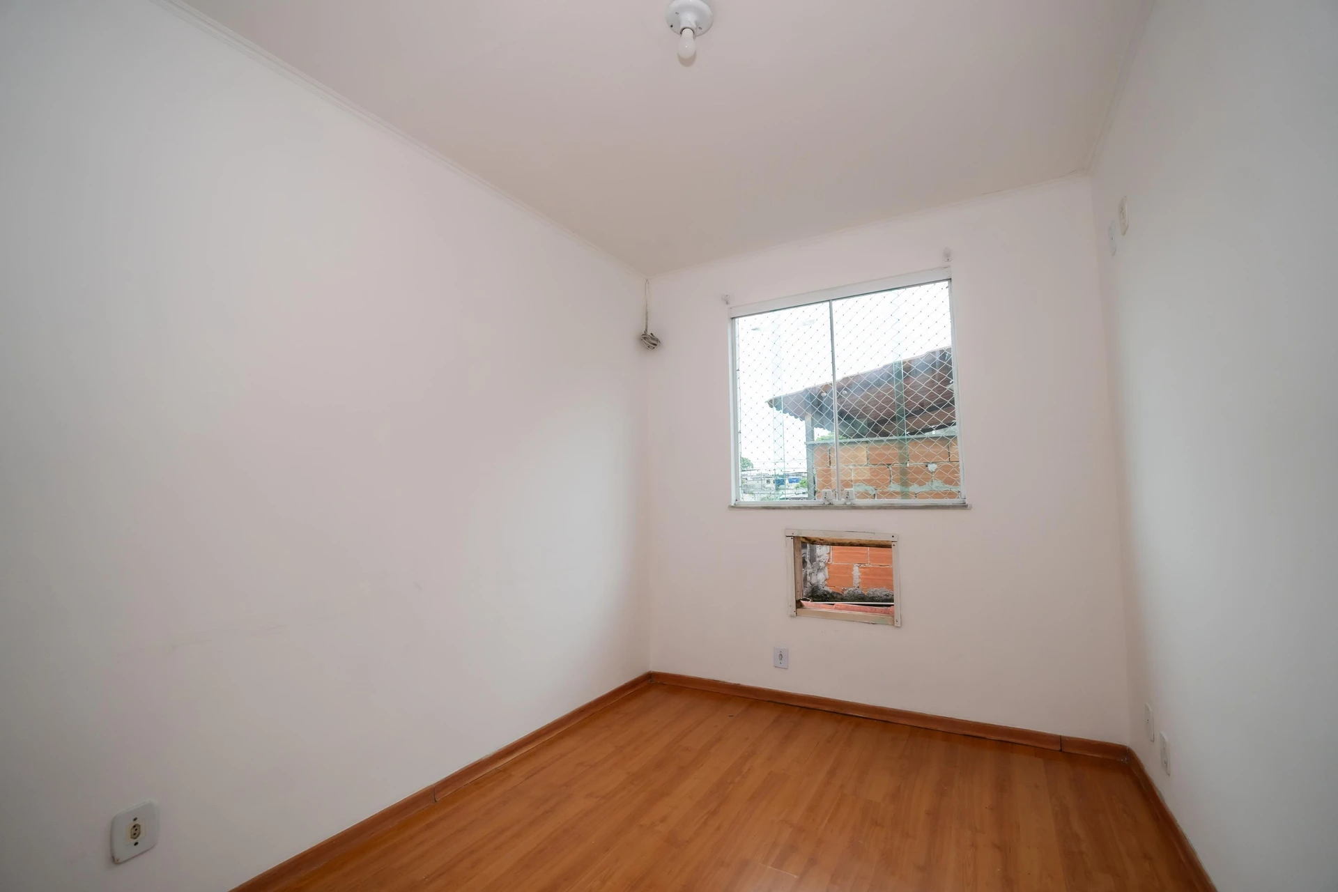 House, 70 m², with a glass-enclosed balcony — photo 12
