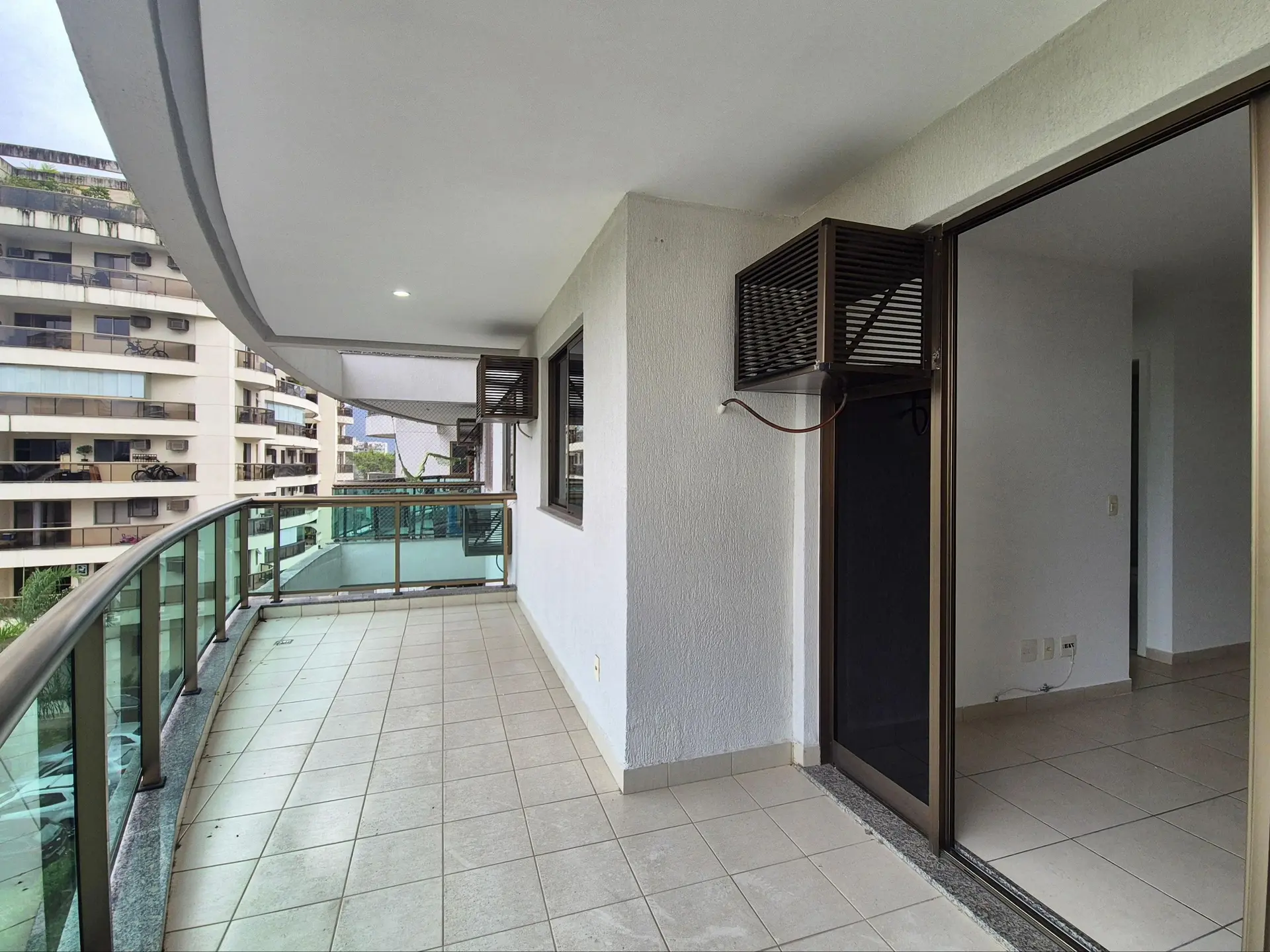 2-bedroom apartment with a home office — photo 6