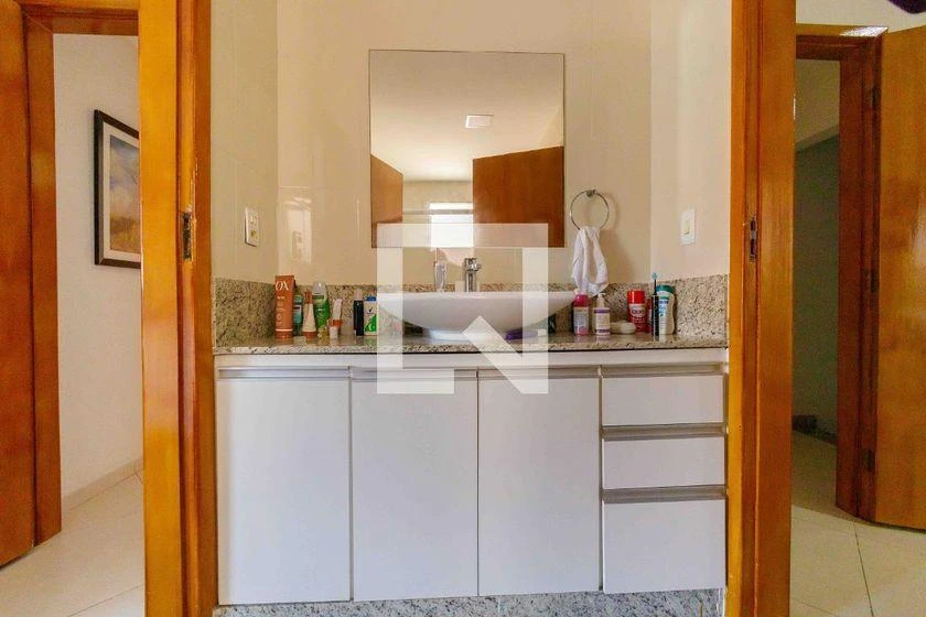 300 m² house with 5 en-suite bedrooms and private garden — photo 38