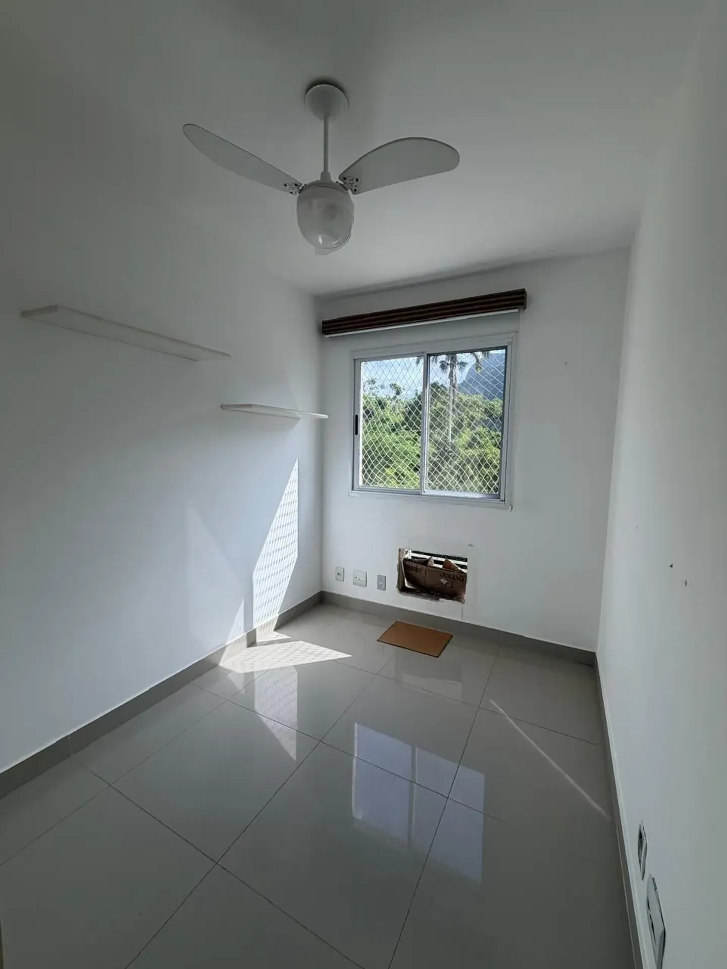 4-bedroom apartment with a closed-in balcony — photo 30