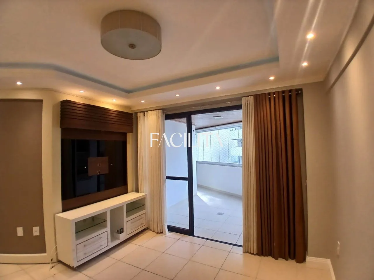 Apartamento de 3 dormitorios con baño en suite y balcón — photo 11