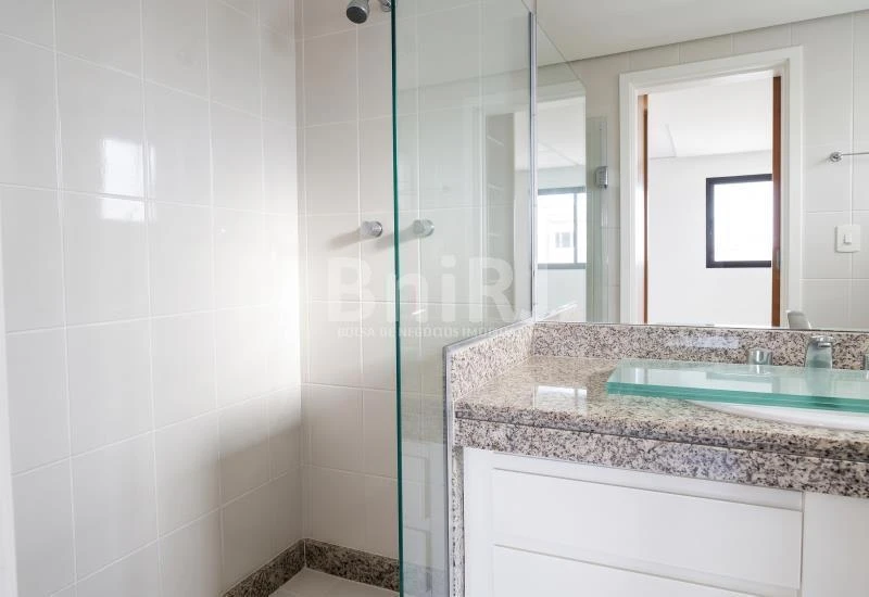3-bedroom apartment in a building with a pool — photo 32