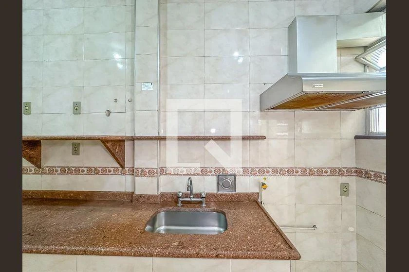 3-bedroom apartment with a bathtub — photo 50