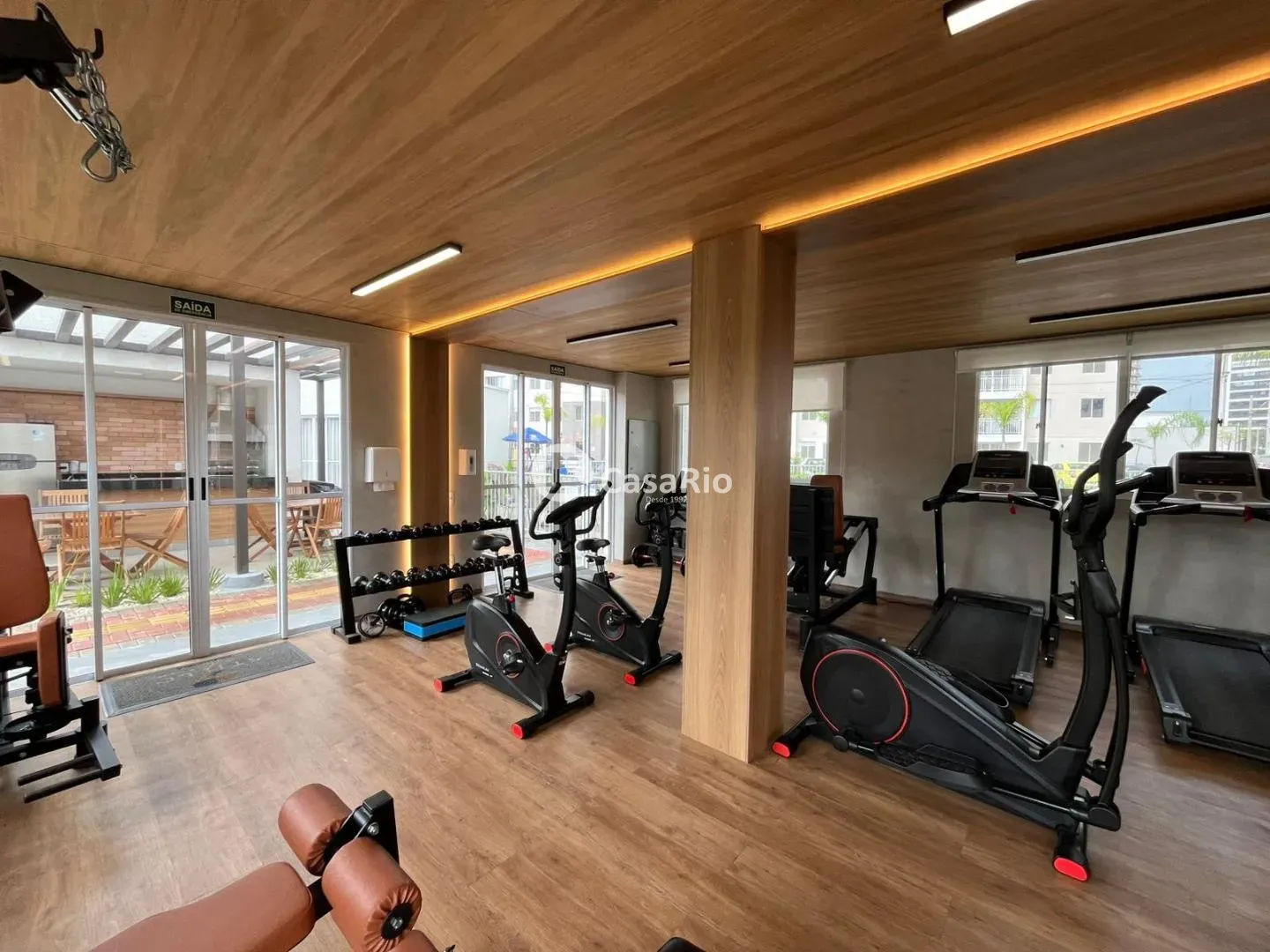 2-bedroom apartment in a building with a gym — photo 5