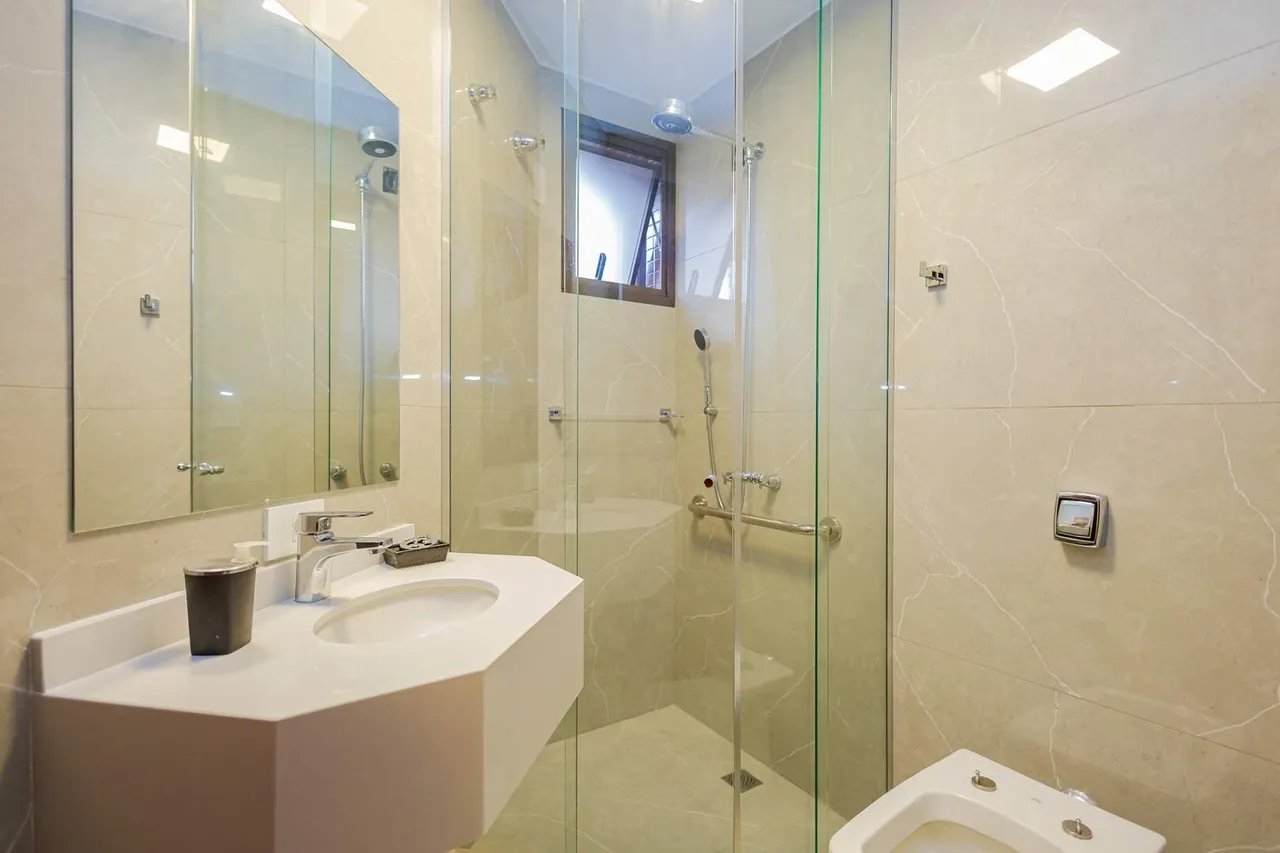 4-bedroom apartment with 2 en-suites and 427 m² — photo 12