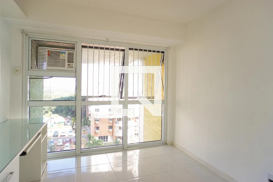 Apartamento sem mobília com 2 quartos e varanda fechada — photo 3