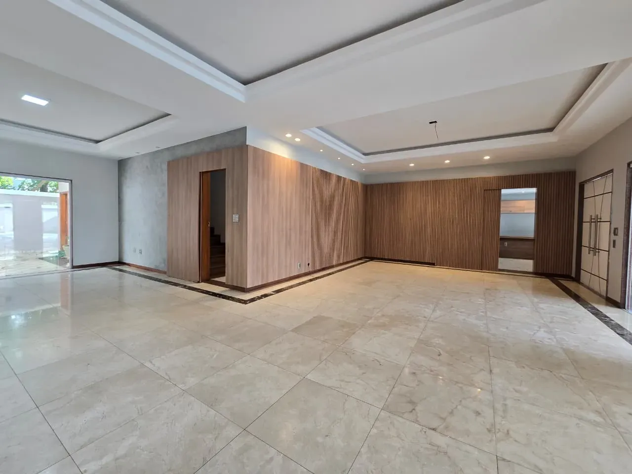 Будинок на 450 м² з 4 спальнями та кухнею з газом — photo 31