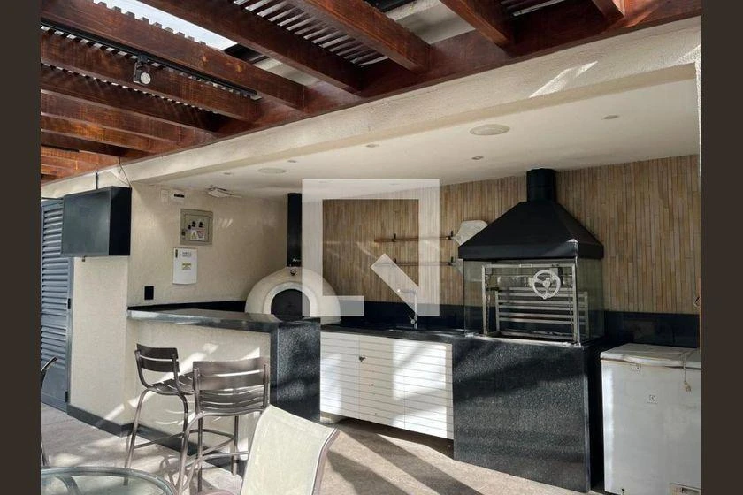 3-bedroom apartment in a building with a gym — photo 37