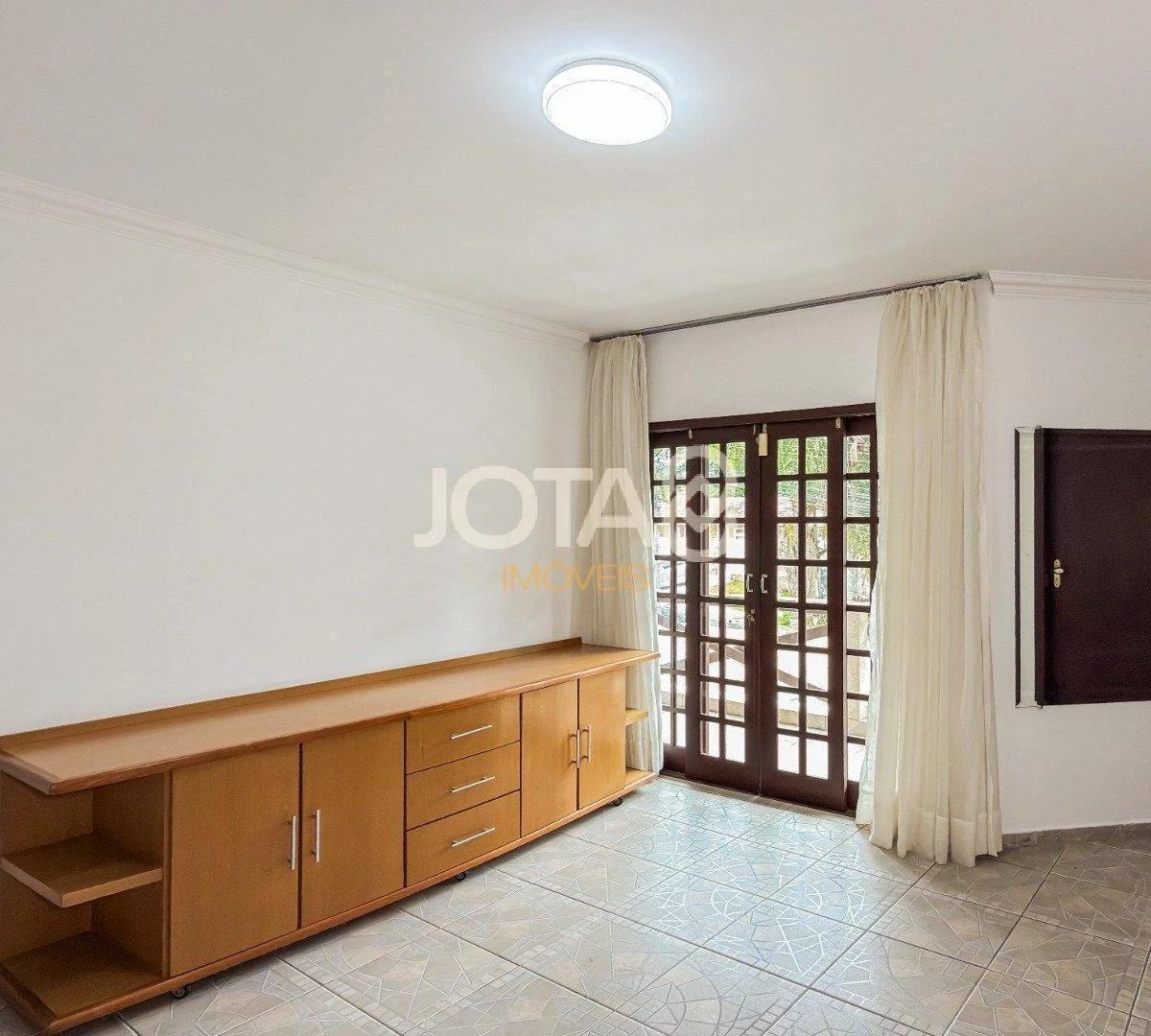 Ванна та 3 спальні: будинок 300 м² — photo 33